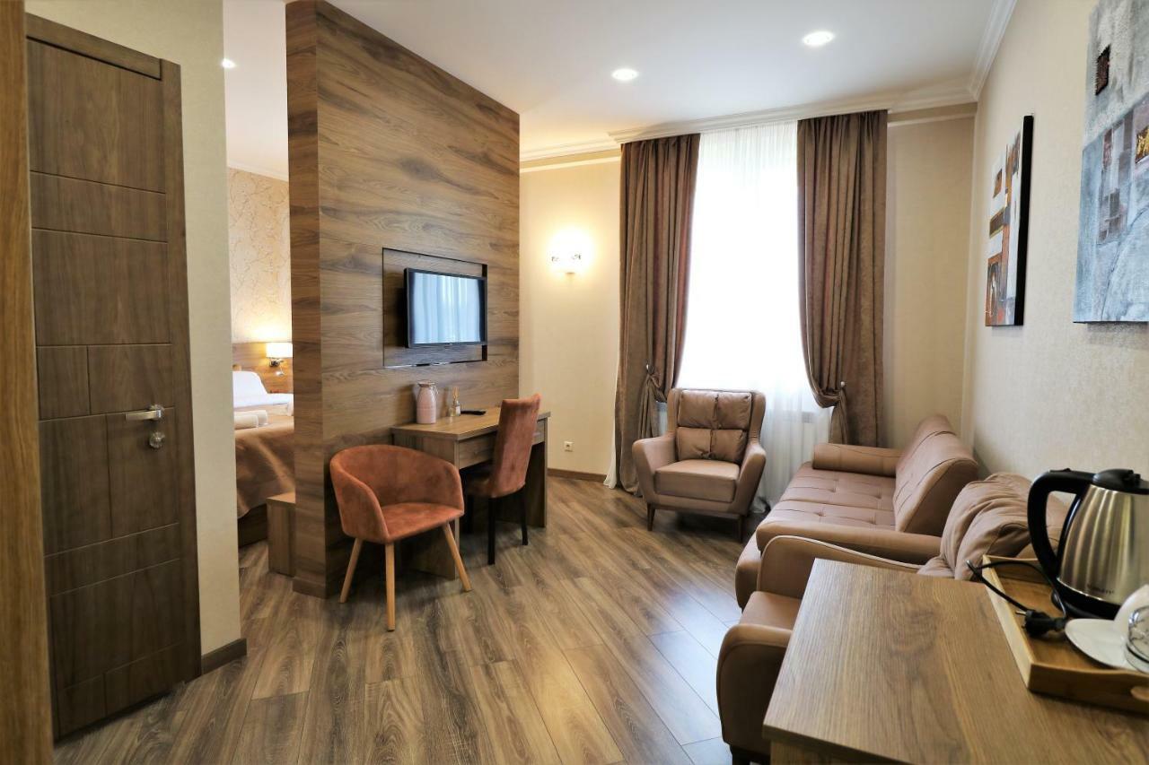 Luxury Aparthotel 5Rooms In Tbilisi Center מראה חיצוני תמונה